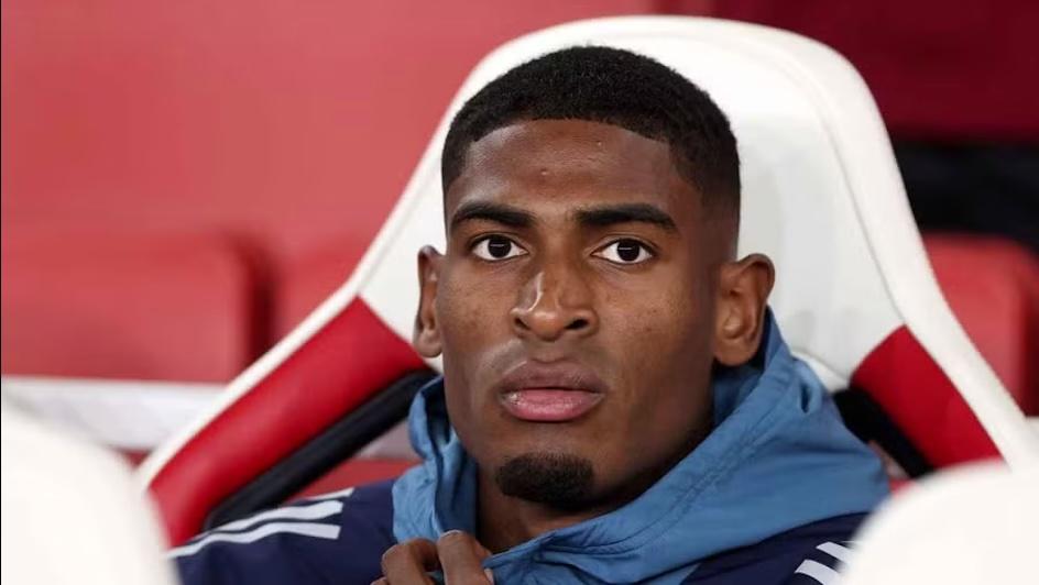 Mosquera Considers International Swap After World Cup Offer
