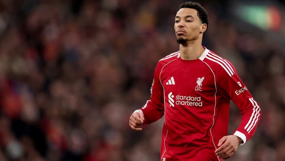 Arne Slot Sweats Over Hugo Ekitike Fitness